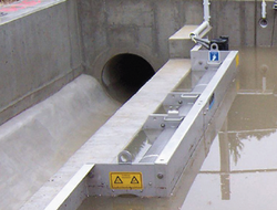 HUBER Storm Screen ROTAMAT® RoK2 protecting the watercourse from a storm tank discharge in South East of England