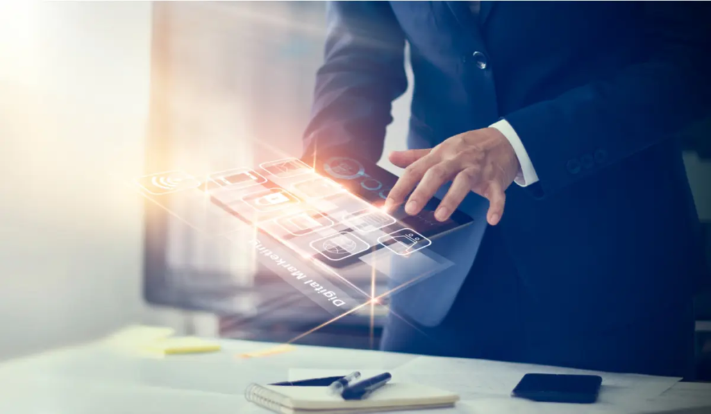 【主题单词】未来趋势、大幅领先等科技新闻爱用的英语短语！