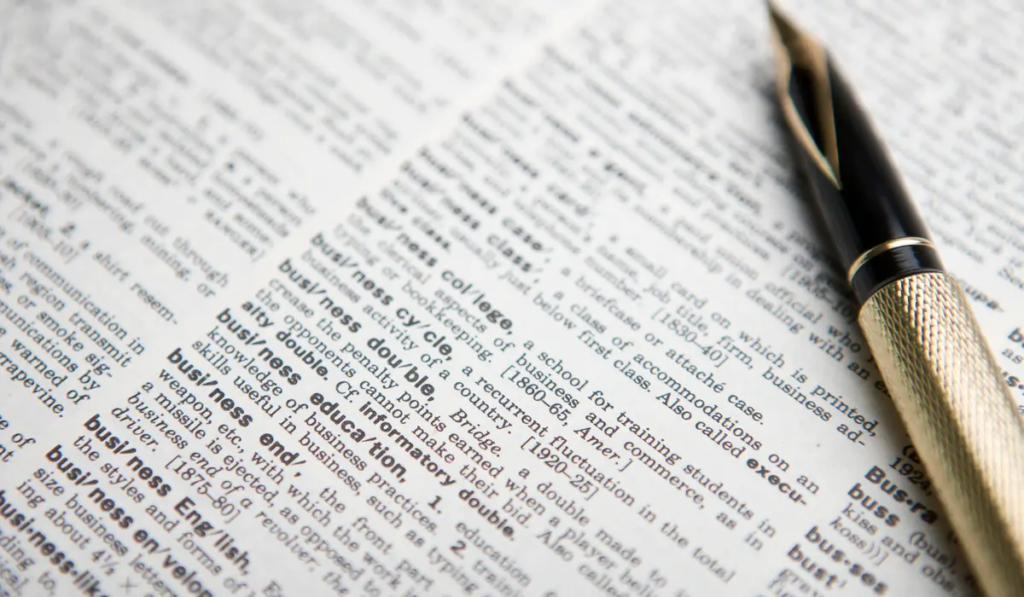 【常见错误】look up a dictionary 是错的？九种英语常见错误用法！