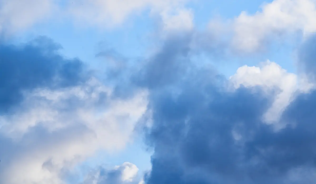 【用英语怎么说】毫无预警、晴天霹雳、出身名门的英语原来这么简单！