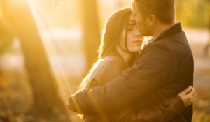 【英语短语】只会用 like 和 love ?这十个和爱情相关的短语让你爱不释手! 【英语短语】只会用 like 和 love ?这十个和爱情相关的短语让你爱不释手!